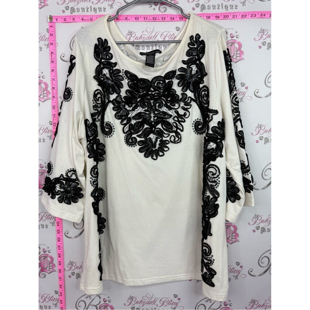 Once again blouse Cream Blouse with Black Embroidered Applique